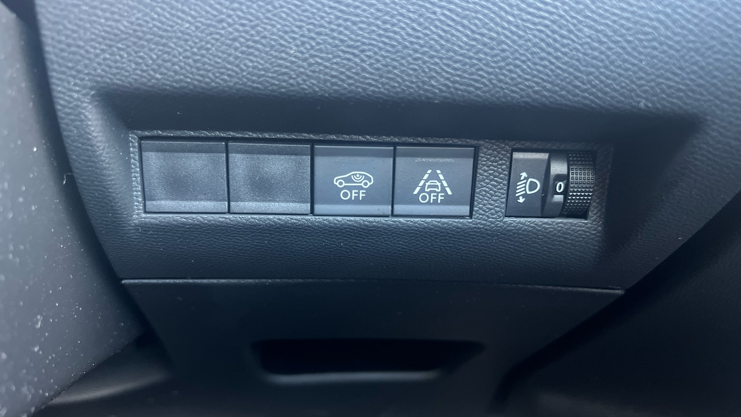 Used Peugeot 2008 2022 for sale - 76350352: Photo 32