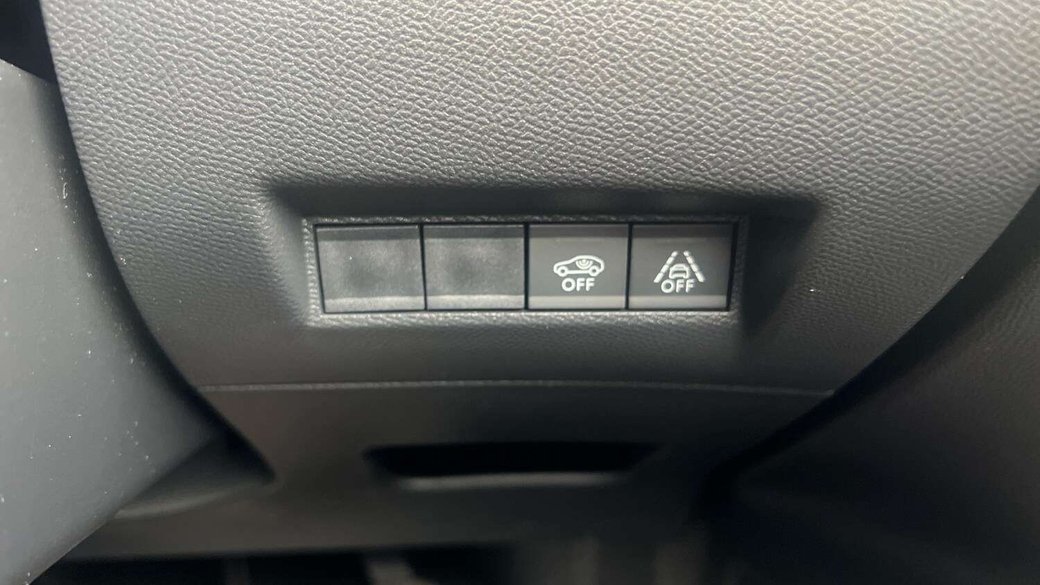 Used Peugeot 2008 2020 for sale - 75811300: Photo 33