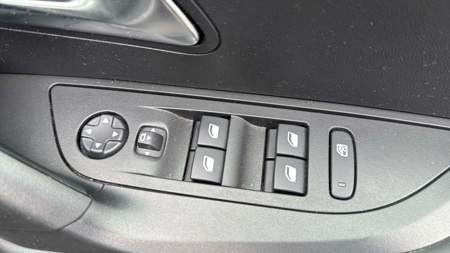 Used Peugeot 2008 2022 for sale - 76073709: Photo 22