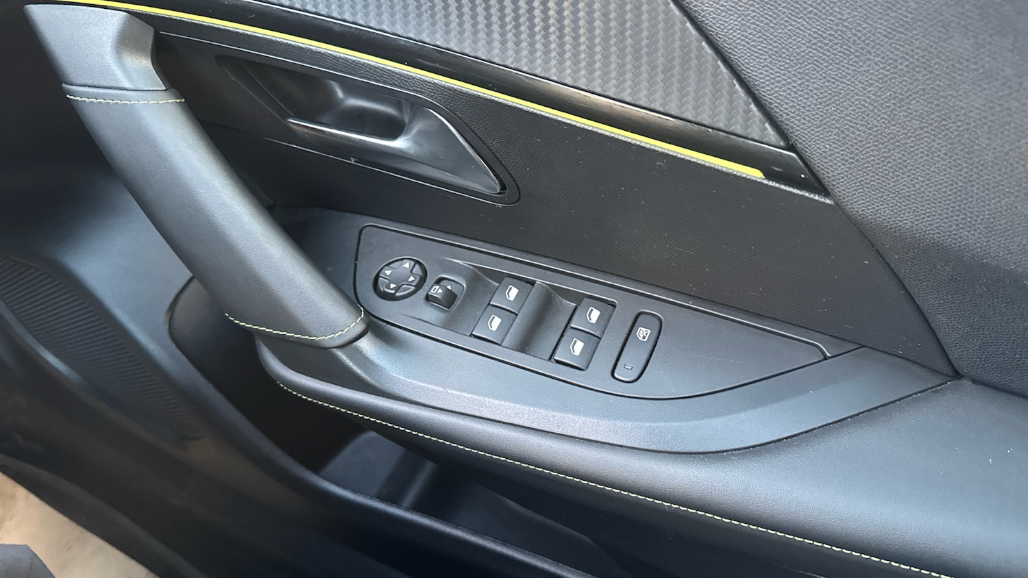 Used Peugeot 2008 2024 for sale - 76914375: Photo 23