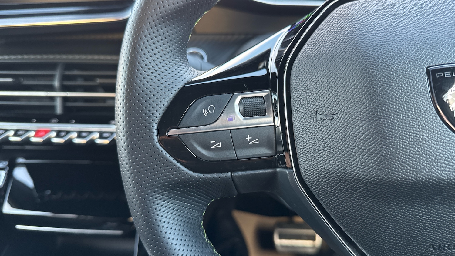 Used Peugeot 2008 2024 for sale - 76914375: Photo 24