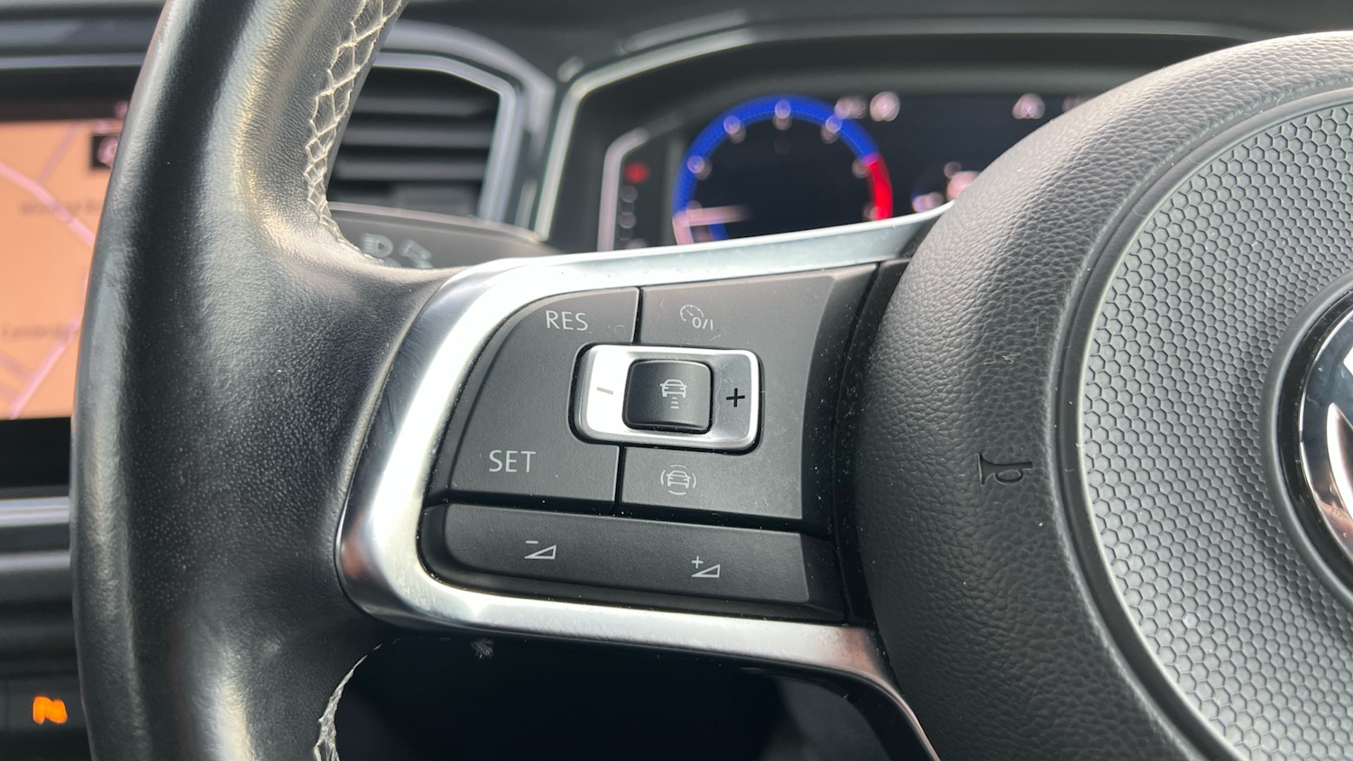 Used Volkswagen T-Roc 2019 for sale - 77192854: Photo 23