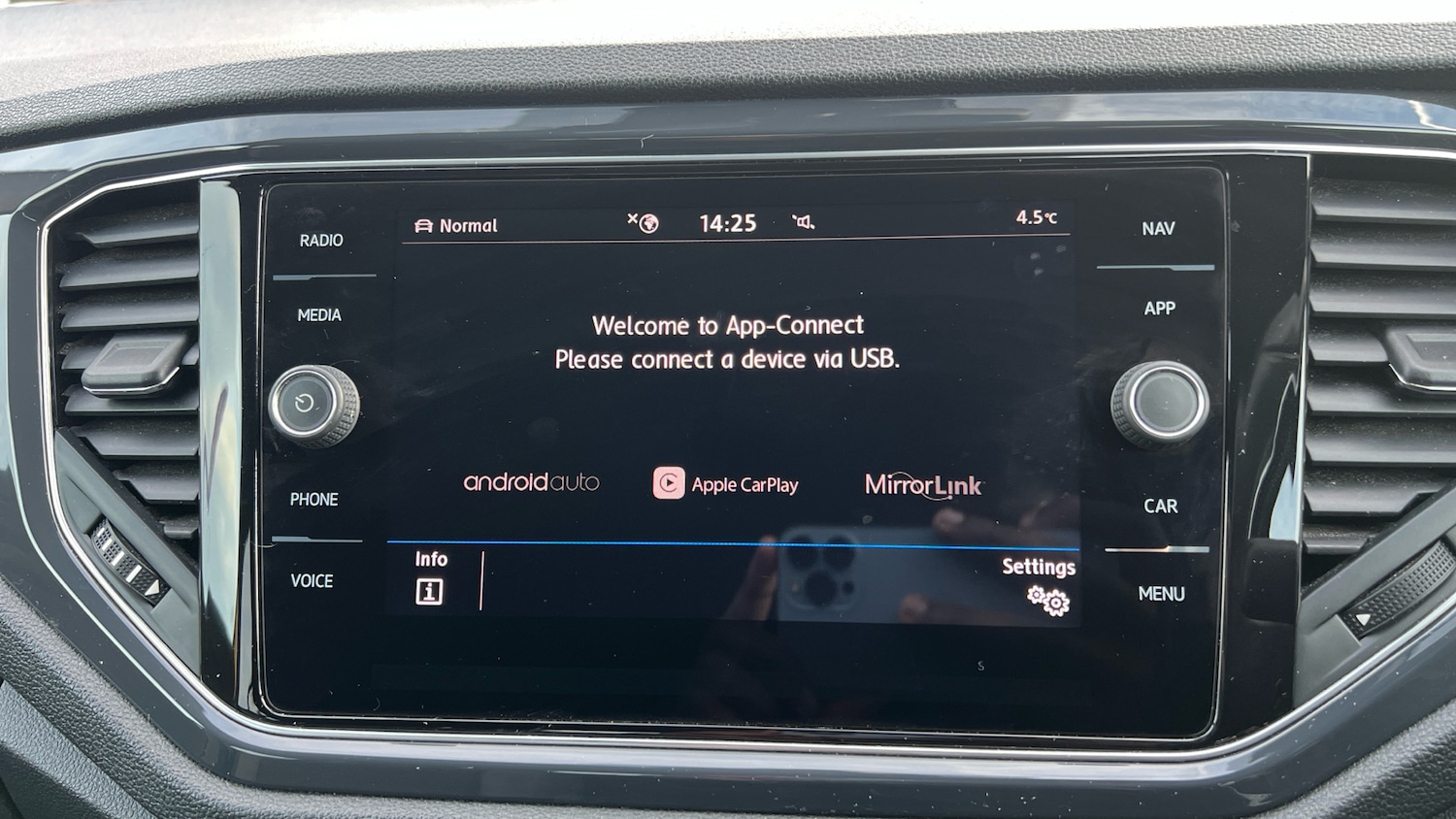 Used Volkswagen T-Roc 2019 for sale - 77192854: Photo 31