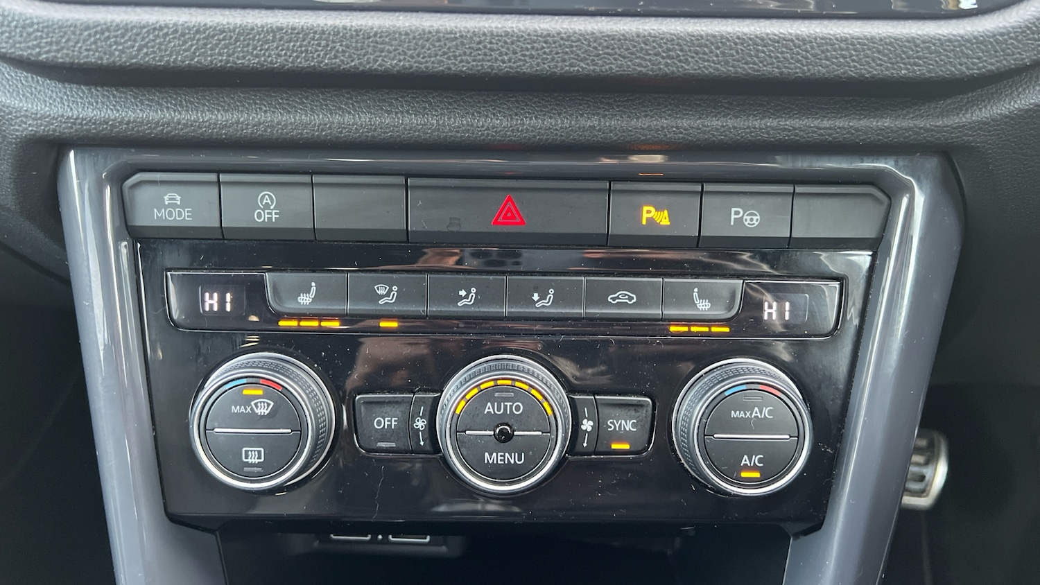 Used Volkswagen T-Roc 2019 for sale - 77192854: Photo 33