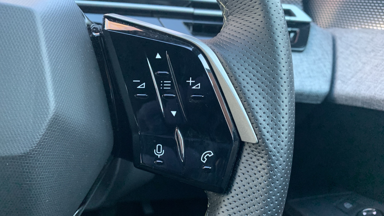 Used Peugeot 3008 2025 for sale - 76927449: Photo 25