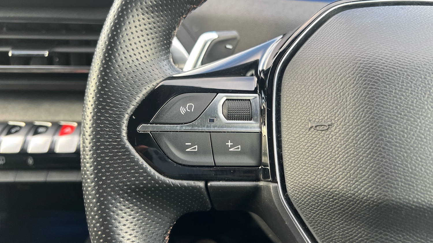 Used Peugeot 3008 2023 for sale - 76419723: Photo 23