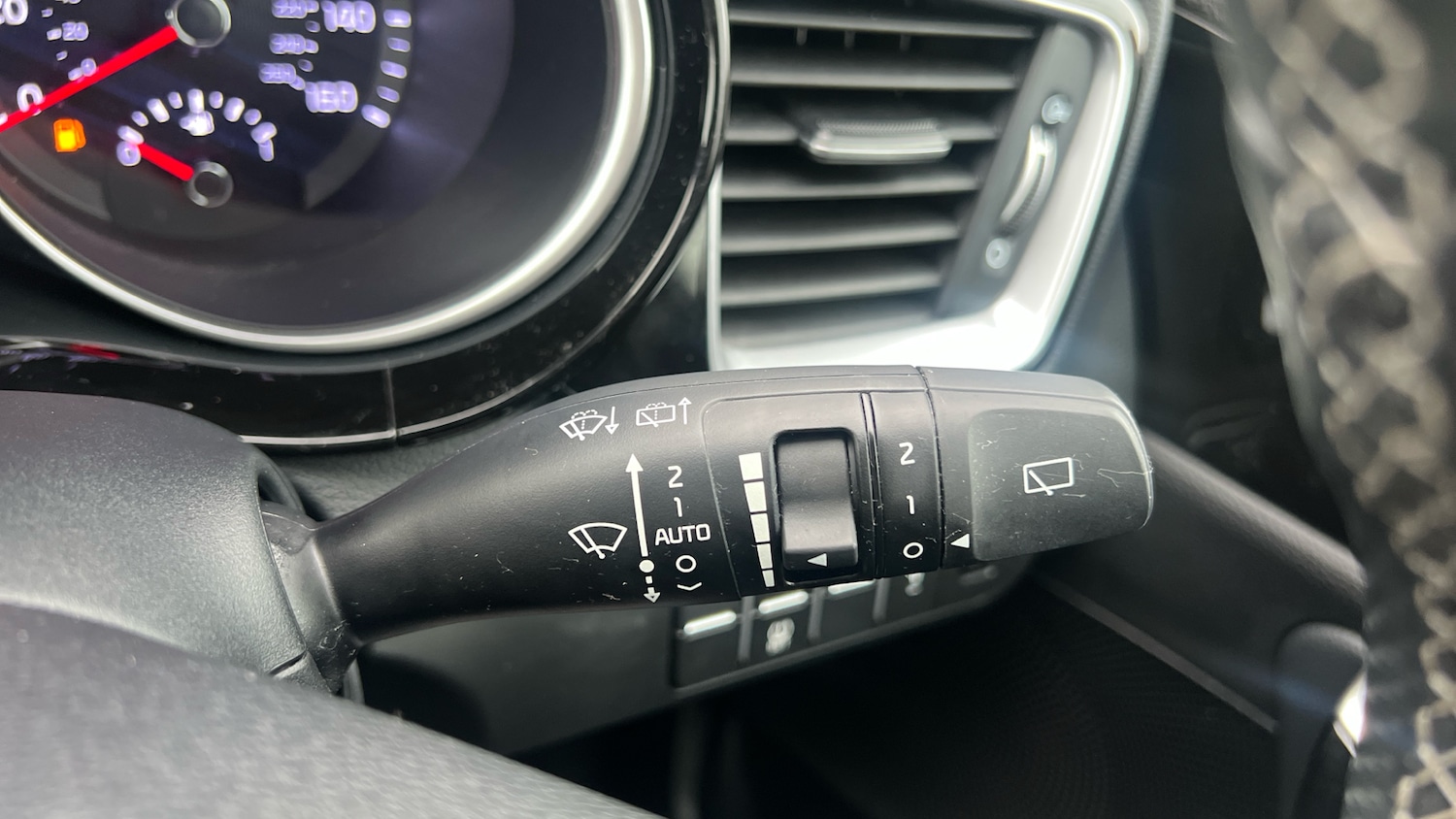 Used Kia XCeed 2023 for sale - 77102468: Photo 29