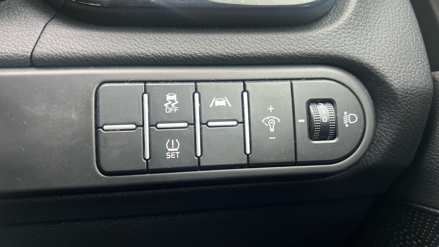 Used Kia XCeed 2023 for sale - 77102468: Photo 34