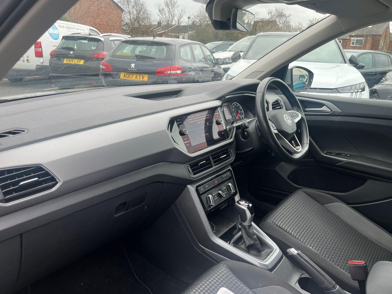 Used Volkswagen T-Cross 2022 for sale - 77884347: Photo 2