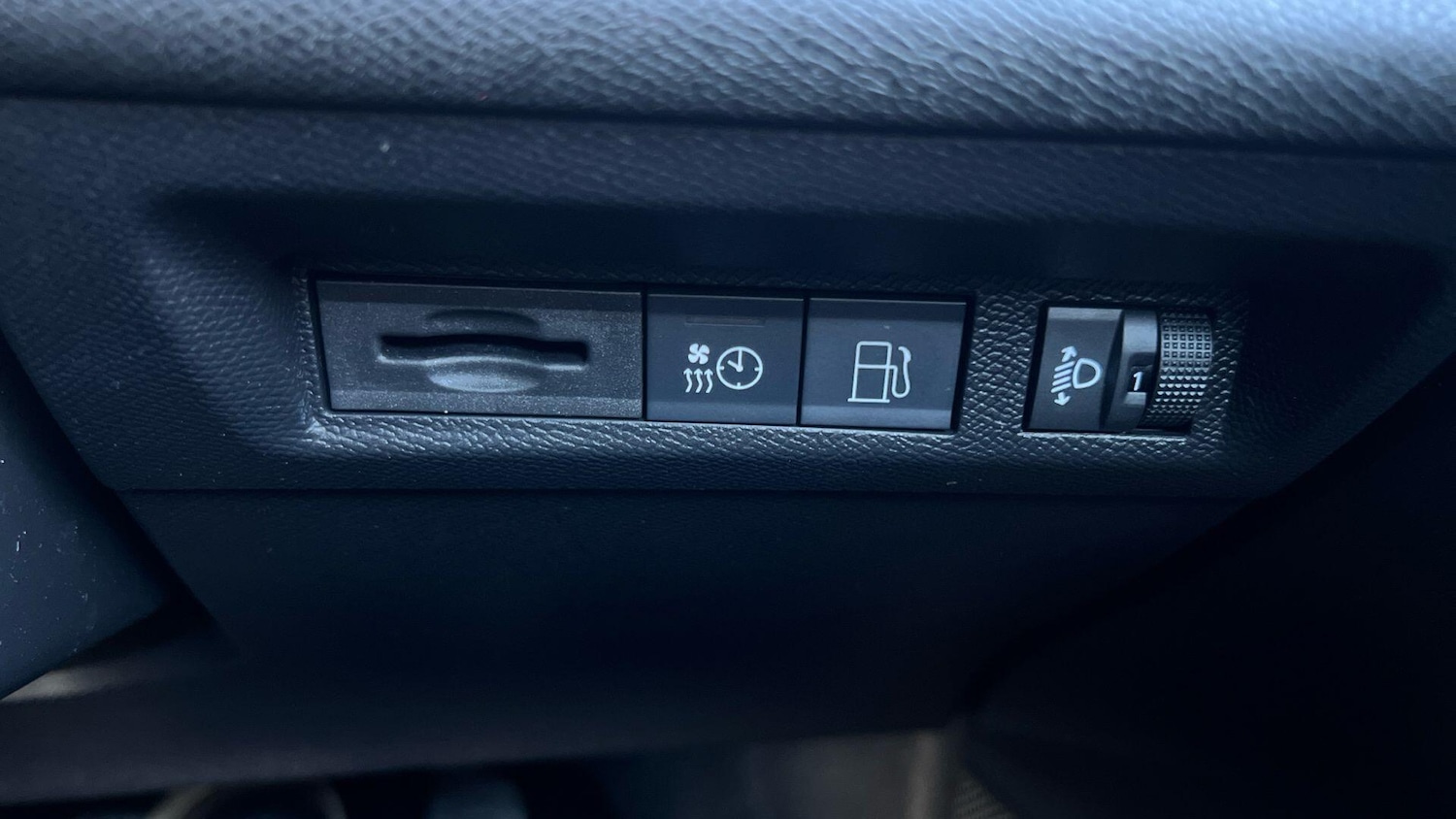 Used Peugeot 408 2024 for sale - 76586401: Photo 27