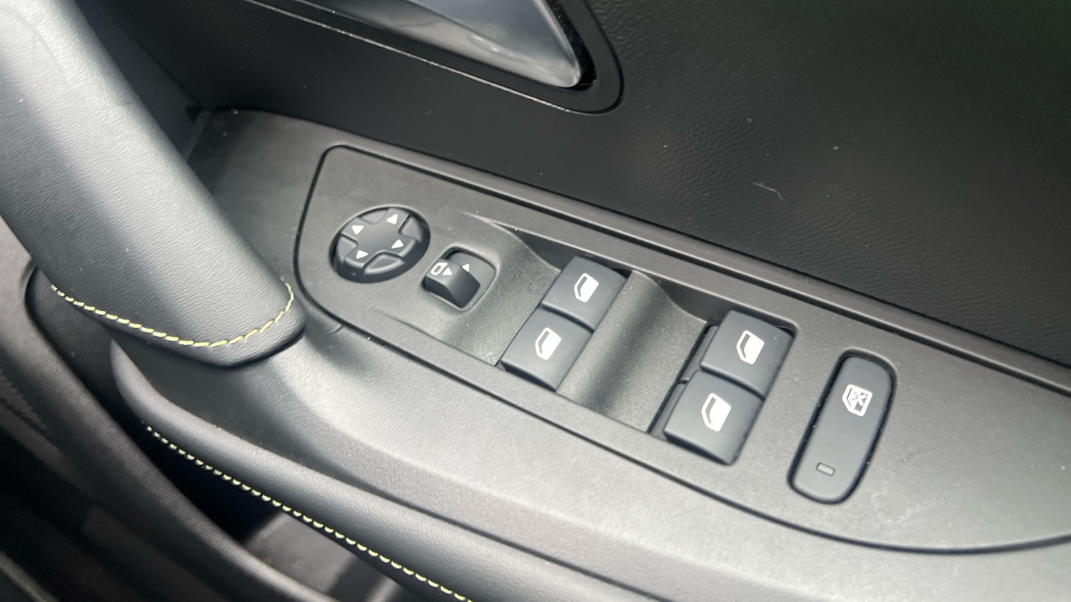 Used Peugeot 2008 2021 for sale - 76621448: Photo 22