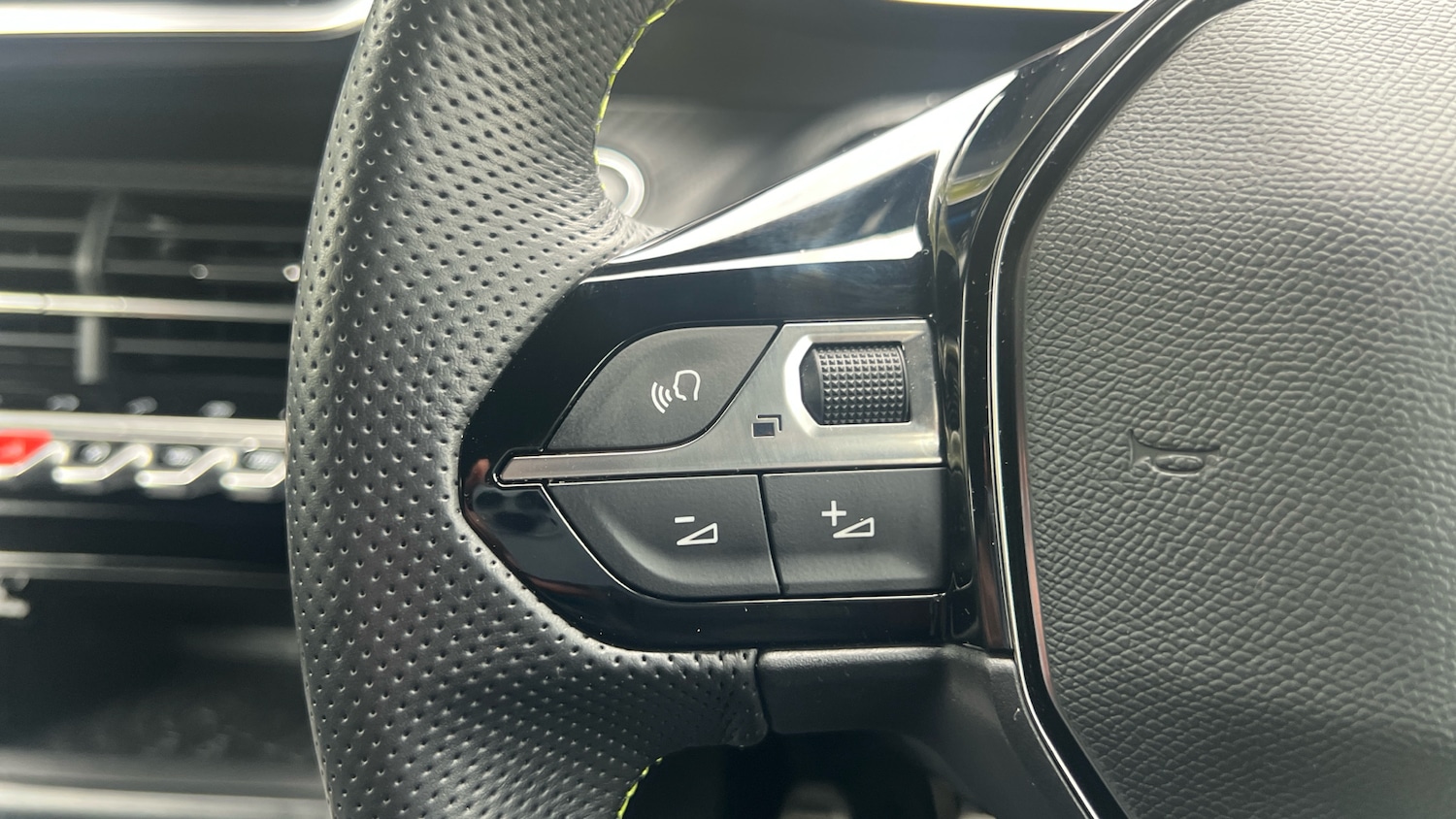 Used Peugeot 2008 2021 for sale - 76621448: Photo 23