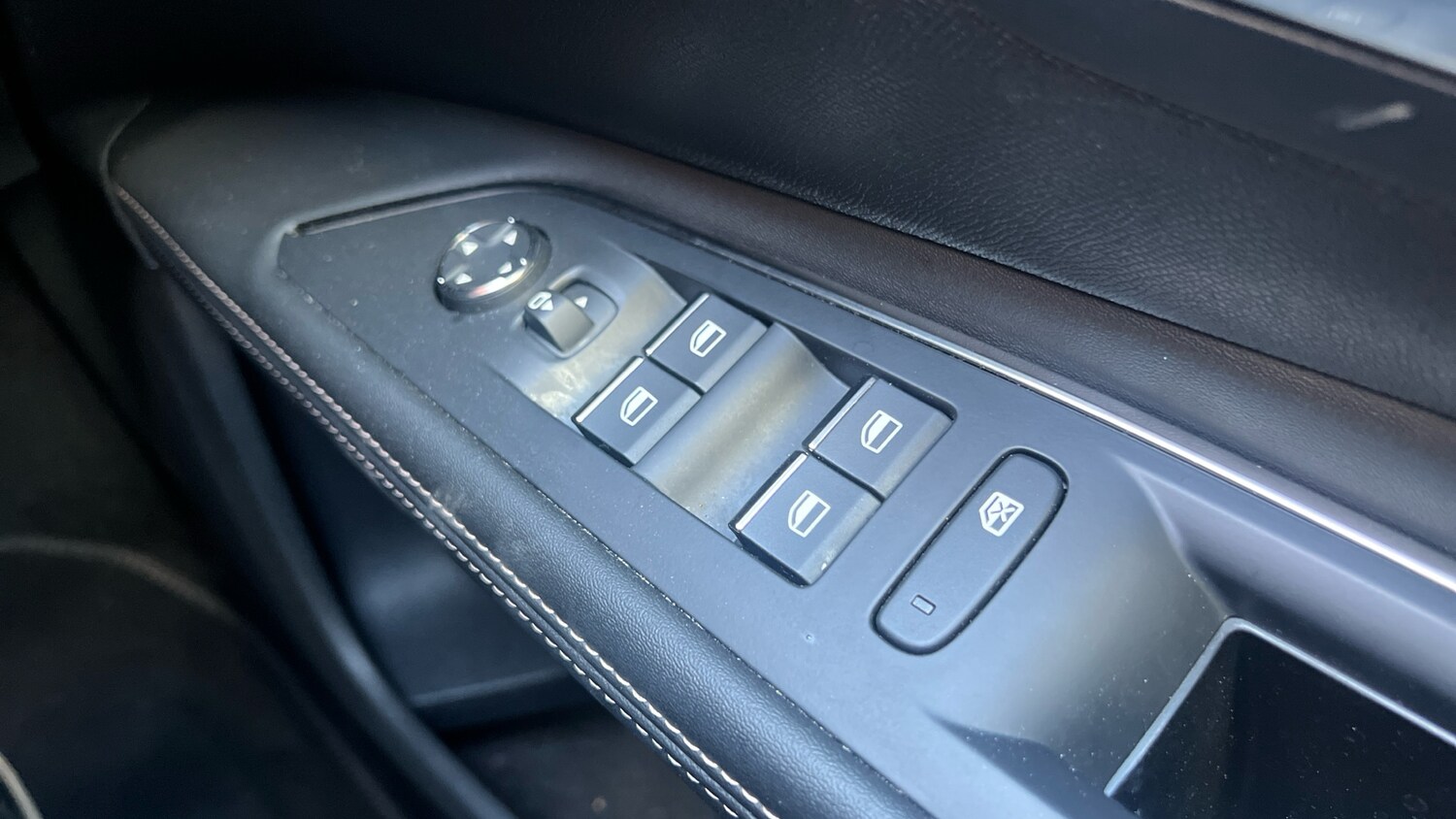 Used Peugeot 5008 2022 for sale - 75966321: Photo 22