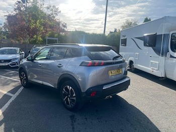 Used Peugeot 2008 2021 for sale - 76110311: Photo