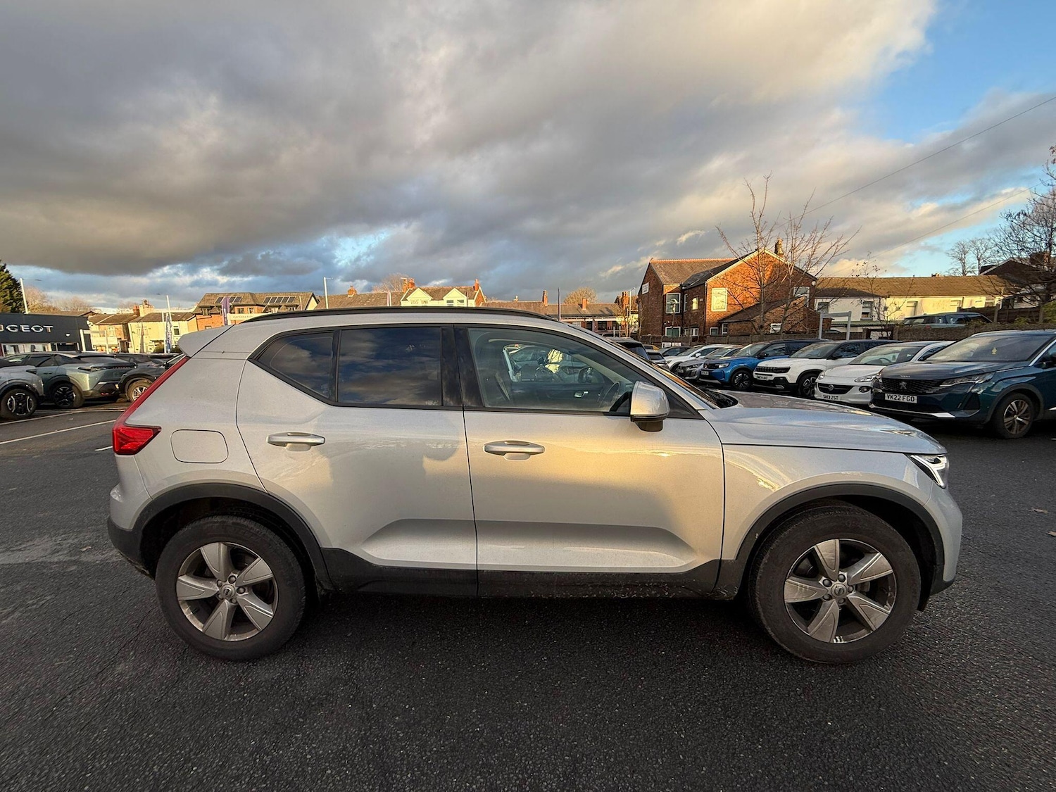 Used Volvo XC40 2022 for sale - 76772600: Photo 5