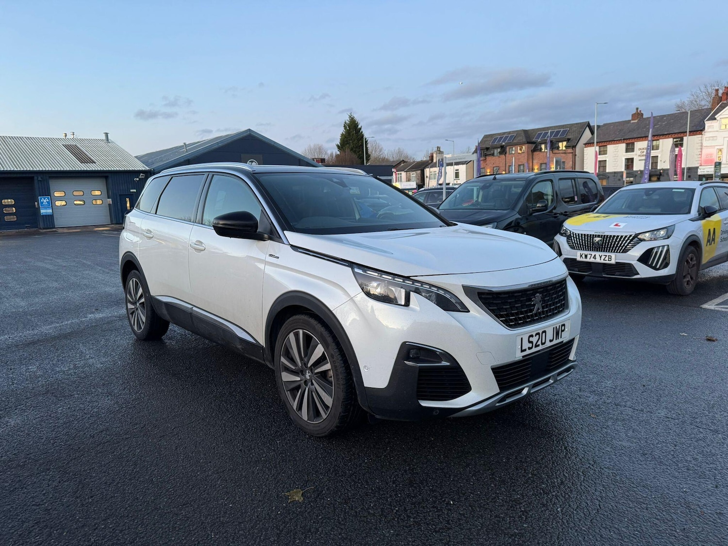 Used Peugeot 5008 2020 for sale - 76744065: Photo 2