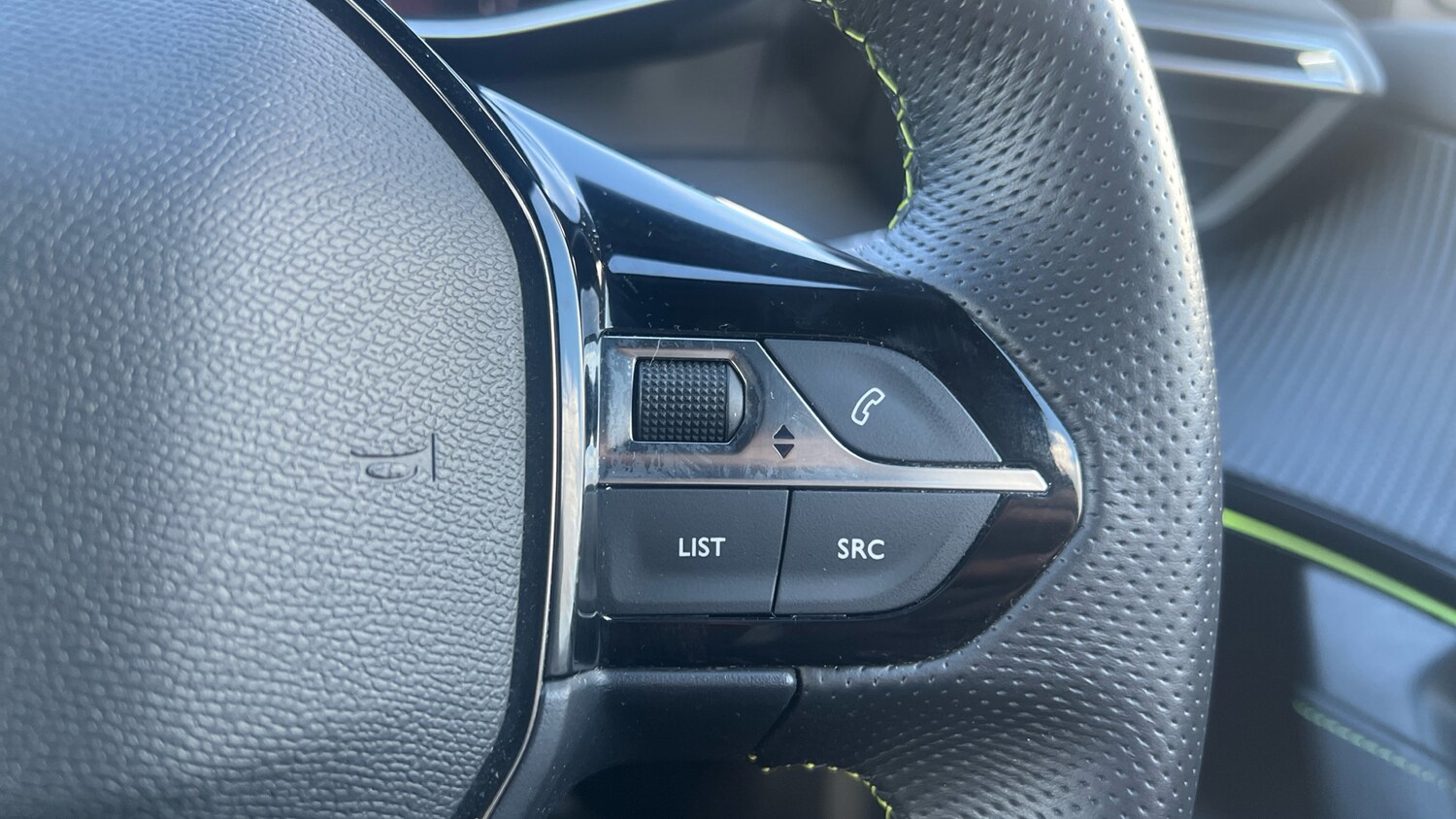 Used Peugeot 2008 2022 for sale - 76350371: Photo 24
