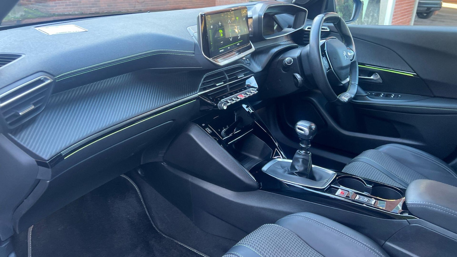 Used Peugeot 2008 2022 for sale - 76772612: Photo 12