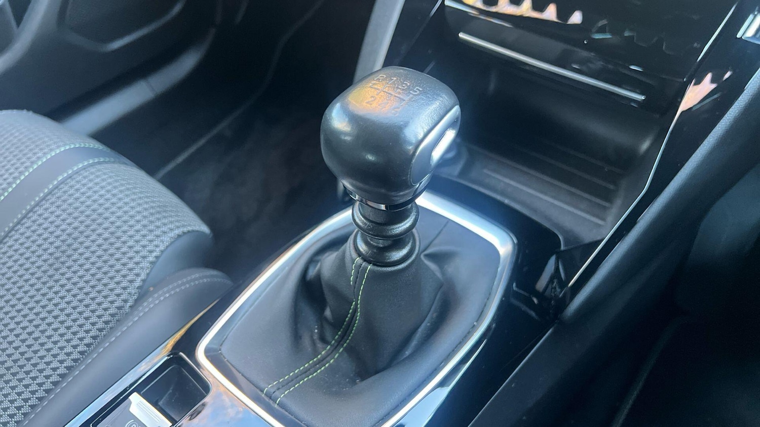 Used Peugeot 2008 2022 for sale - 76772612: Photo 17