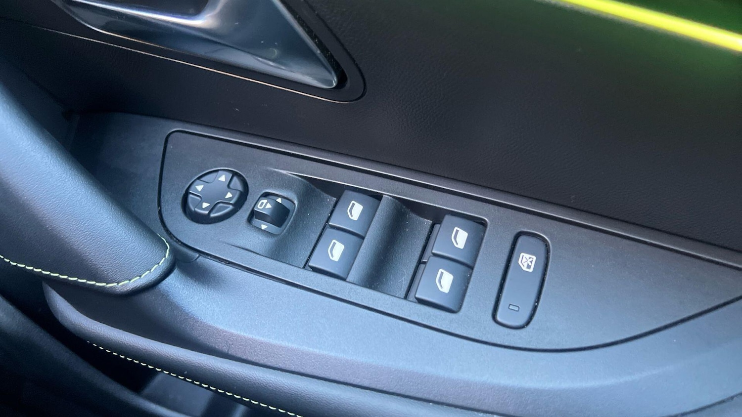 Used Peugeot 2008 2022 for sale - 76772612: Photo 19