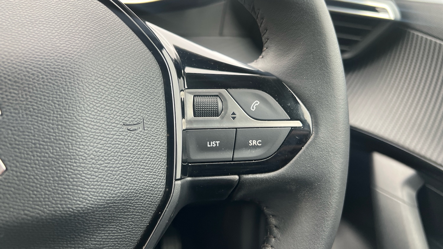 Used Peugeot 2008 2022 for sale - 76574250: Photo 24