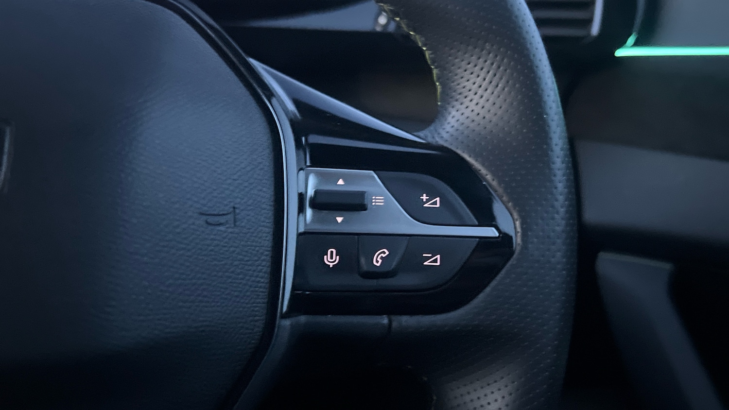 Used Peugeot 408 2023 for sale - 76772569: Photo 24