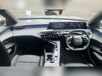 Used Peugeot 5008 2025 for sale - 76180057: Photo