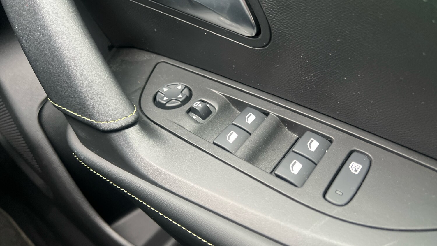 Used Peugeot 2008 2021 for sale - 76086043: Photo 22