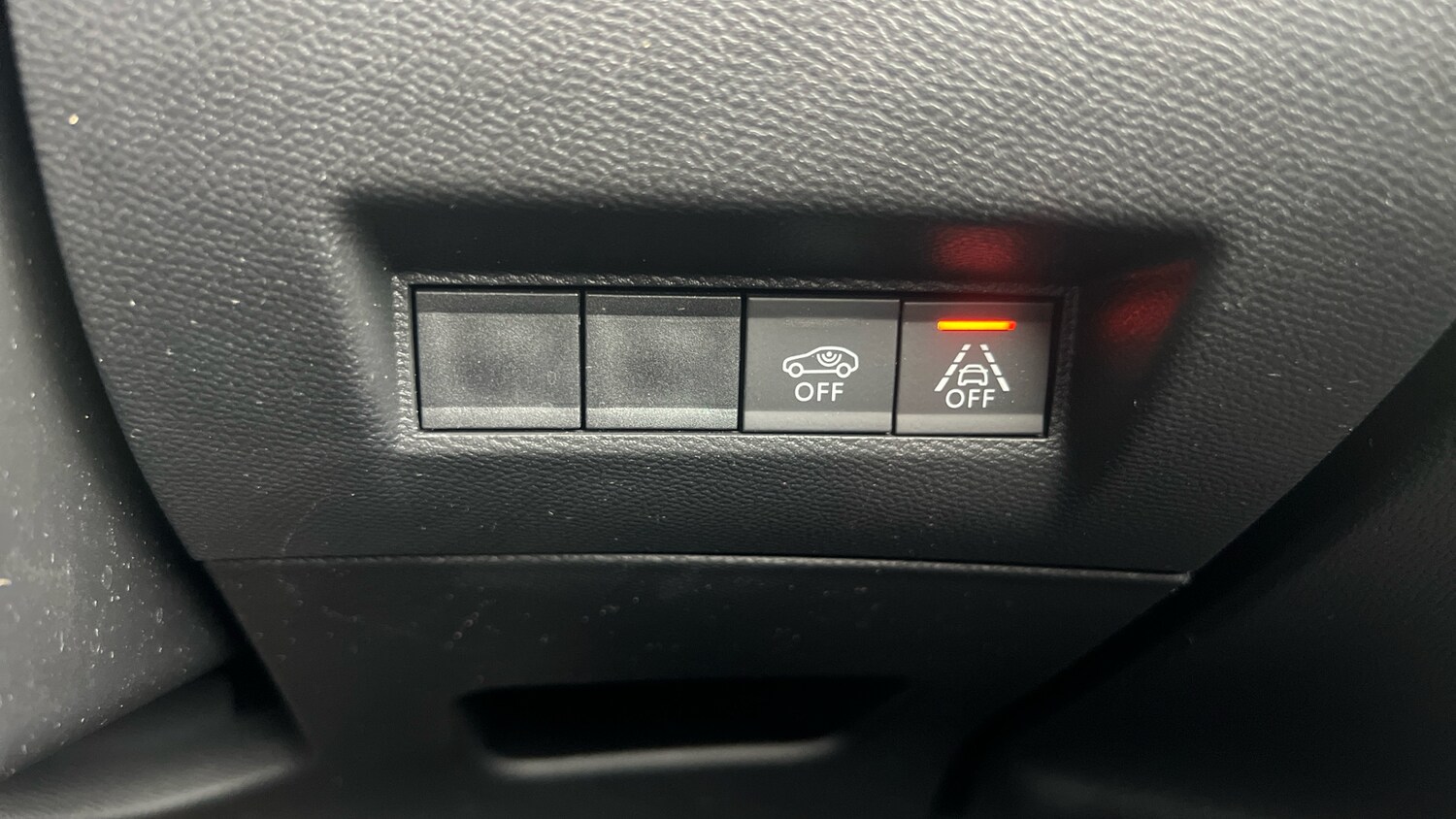 Used Peugeot 2008 2021 for sale - 76086043: Photo 33