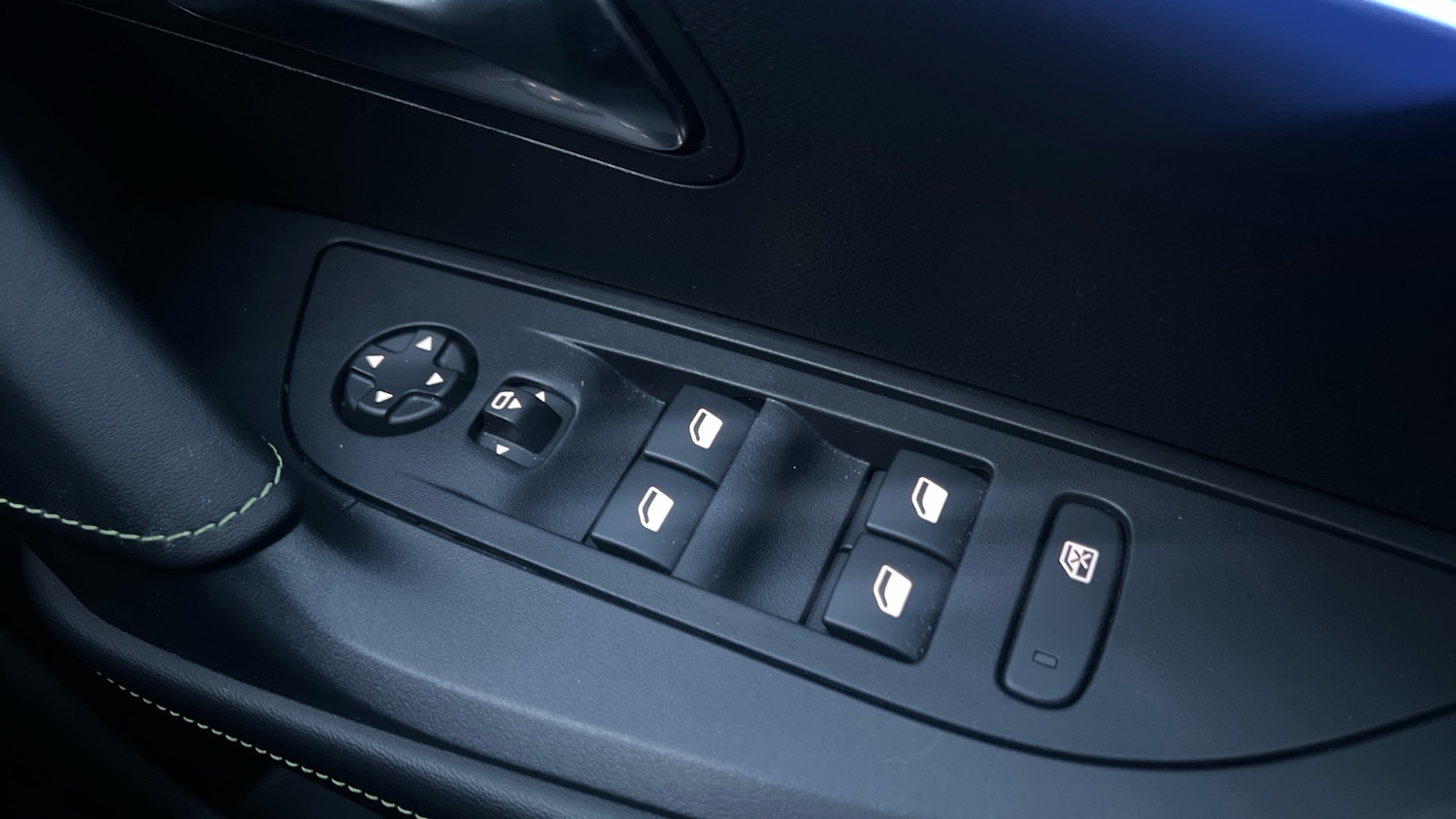 Used Peugeot 2008 2024 for sale - 76866831: Photo 23