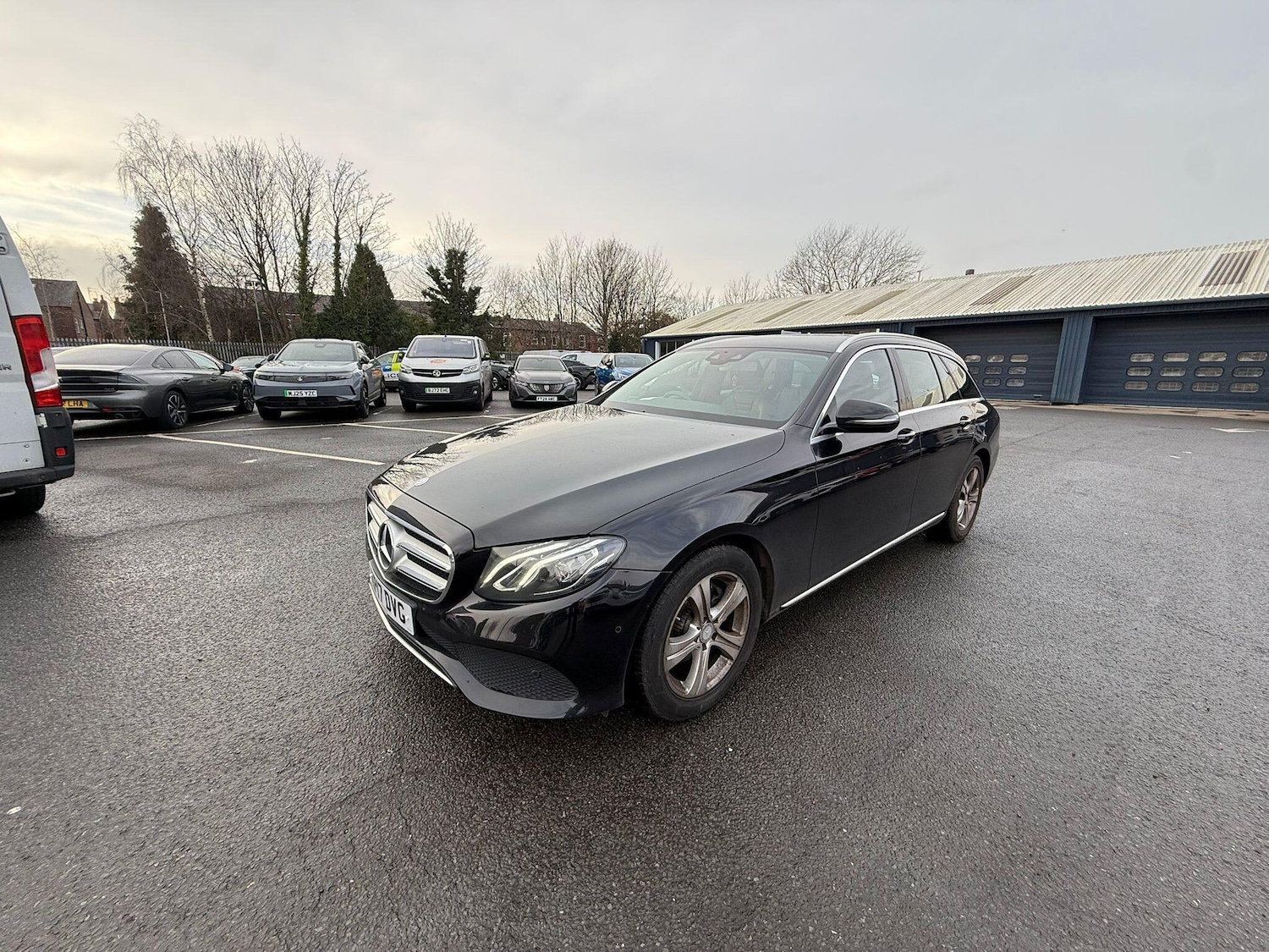 Used Mercedes-Benz E Class 2017 for sale - 77030648: Photo 2