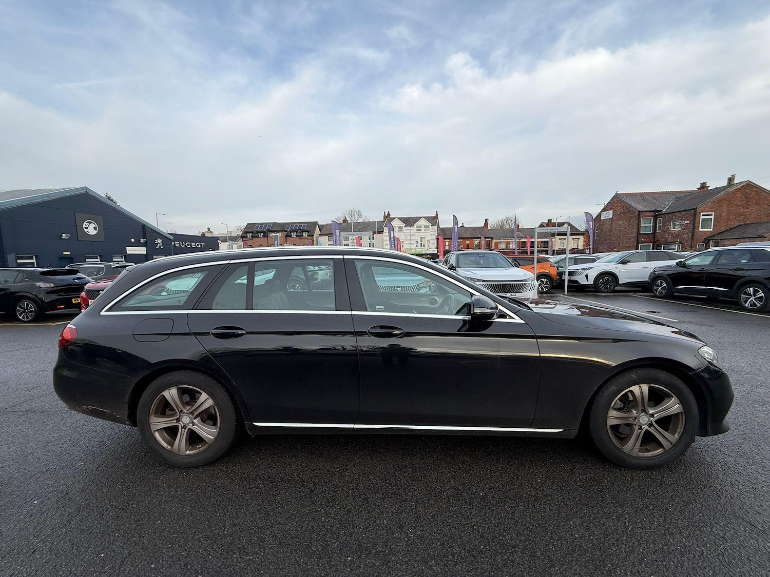 Used Mercedes-Benz E Class 2017 for sale - 77030648: Photo 5