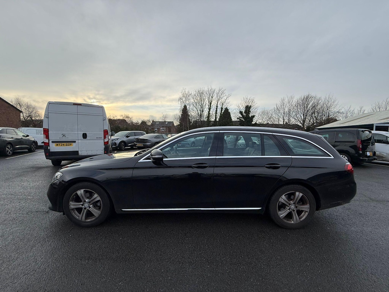 Used Mercedes-Benz E Class 2017 for sale - 77030648: Photo 6