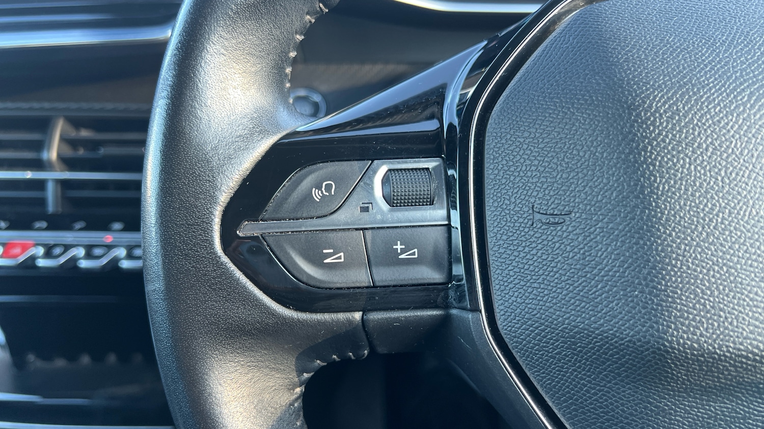 Used Peugeot 2008 2020 for sale - 76024994: Photo 23