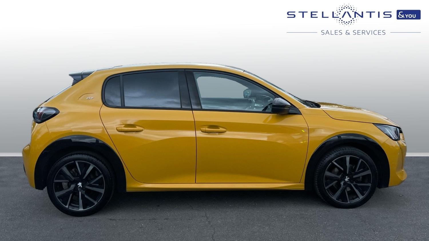 Used Peugeot 208 2023 for sale - 76372199: Photo 2