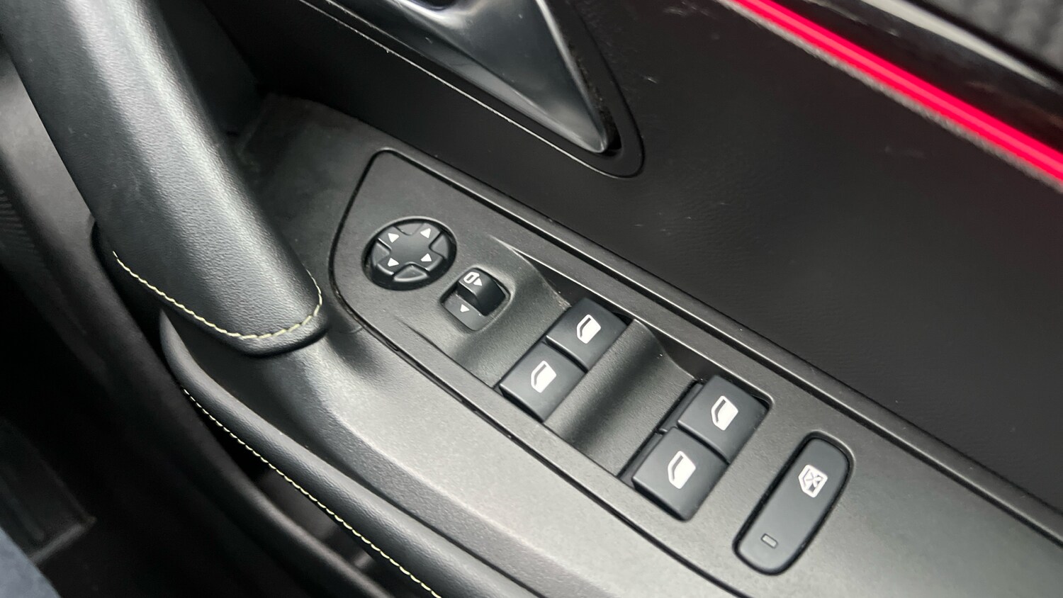 Used Peugeot 2008 2021 for sale - 76433800: Photo 22