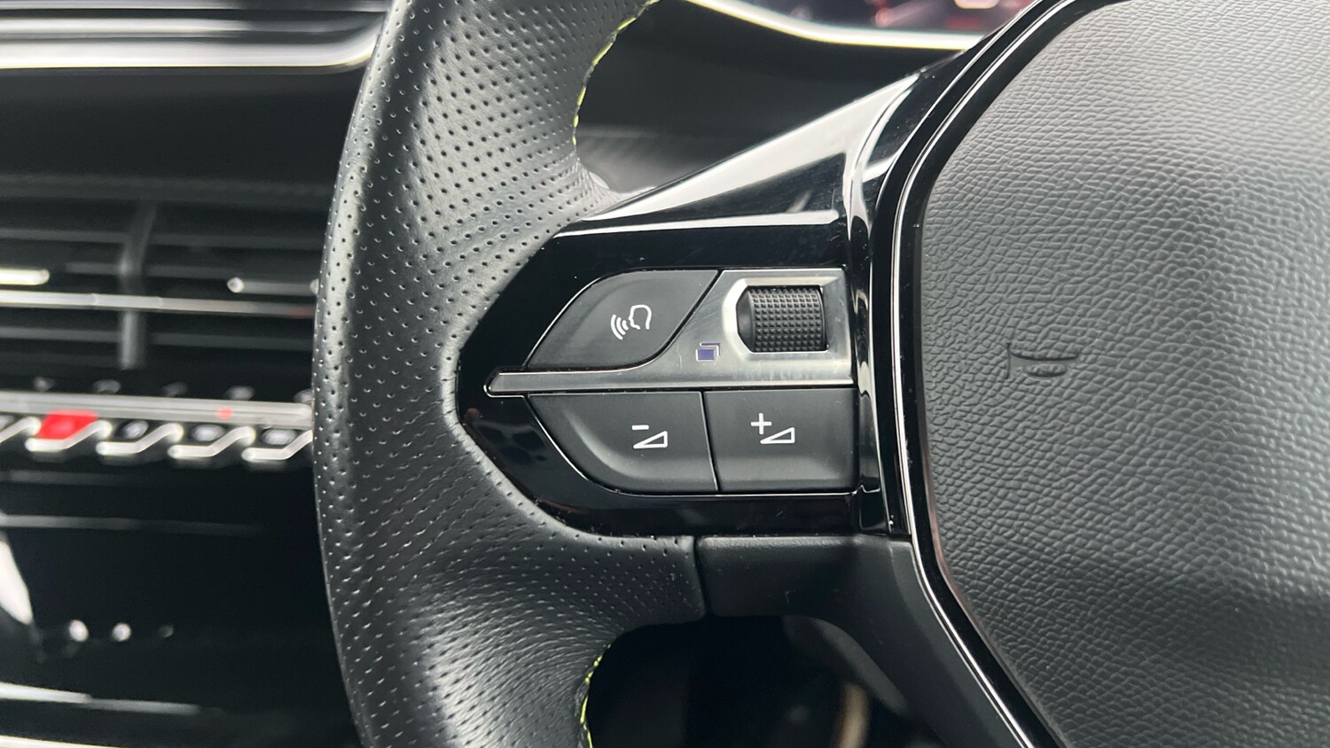 Used Peugeot 2008 2021 for sale - 76433800: Photo 23