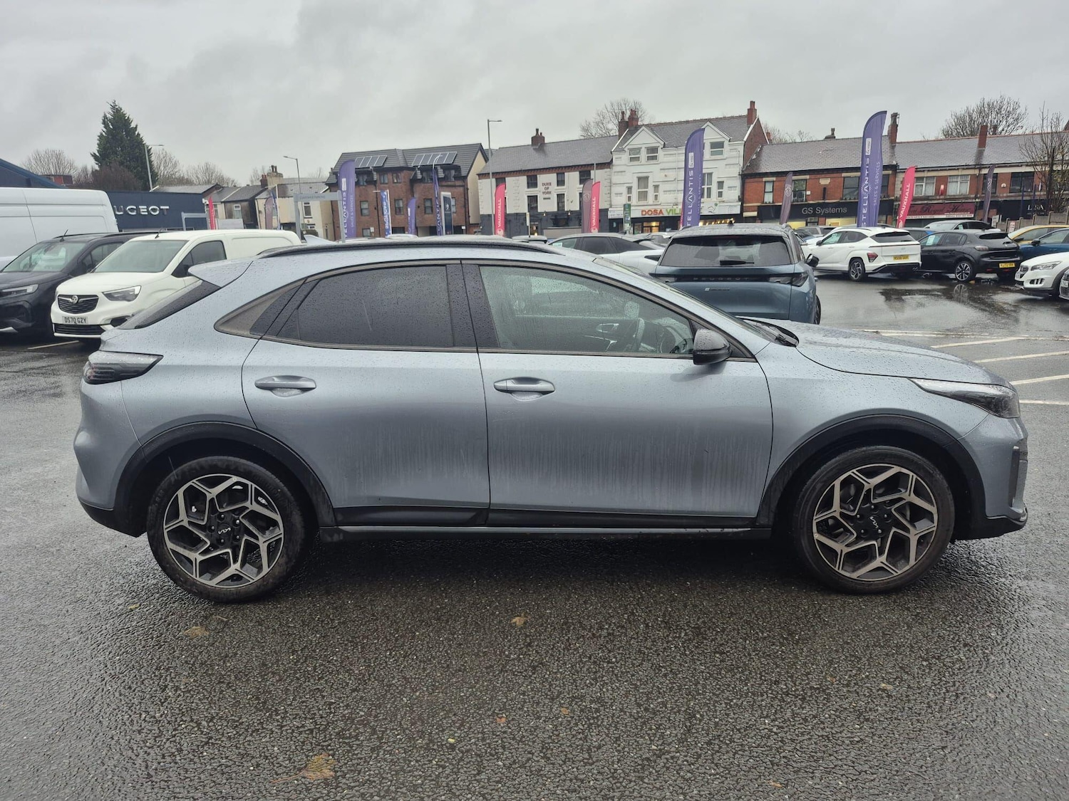 Used Kia XCeed 2023 for sale - 76840349: Photo 3