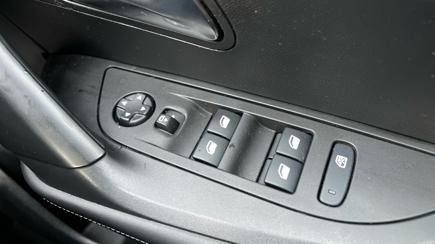 Used Peugeot 2008 2022 for sale - 77306835: Photo 22