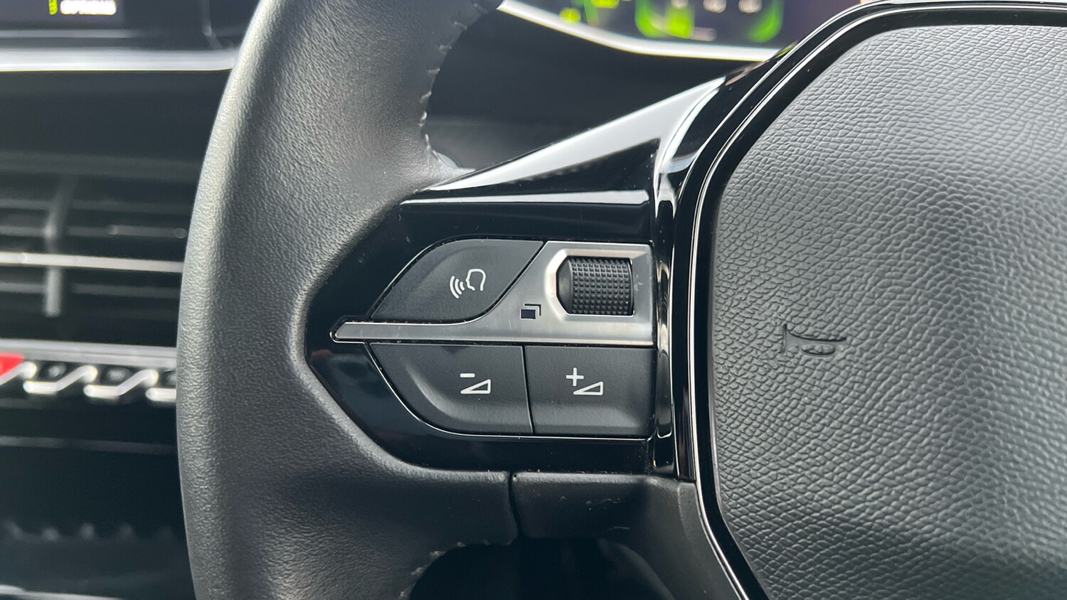 Used Peugeot 2008 2022 for sale - 77306835: Photo 23