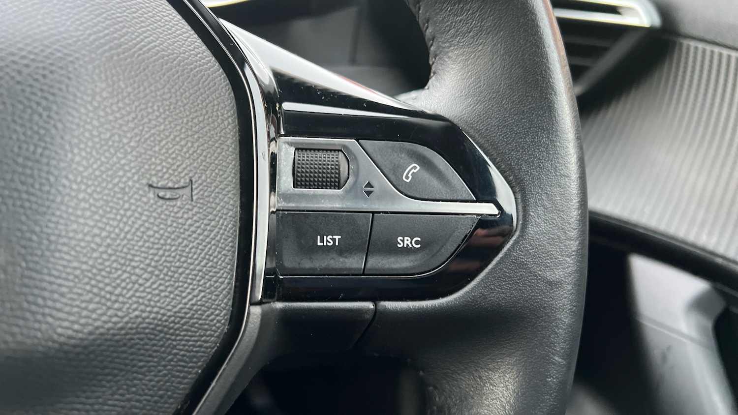 Used Peugeot 2008 2022 for sale - 77306835: Photo 24