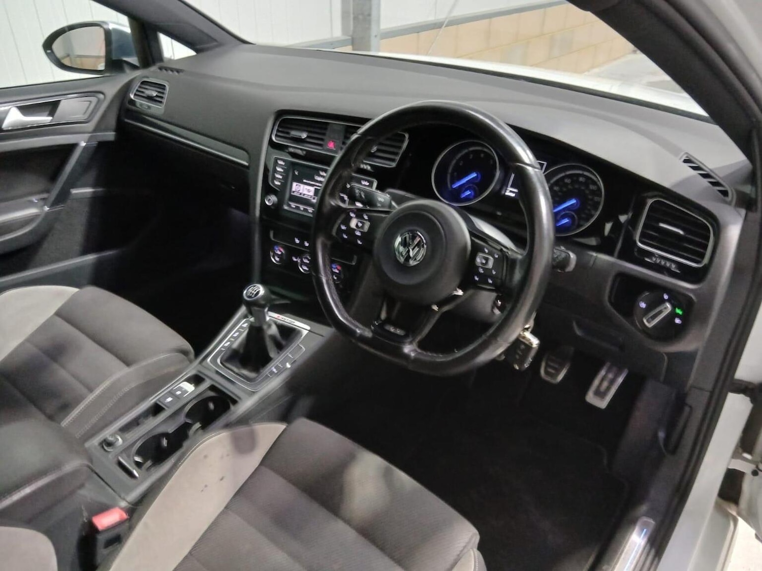 Used Volkswagen Golf 2016 for sale - 76741395: Photo 9