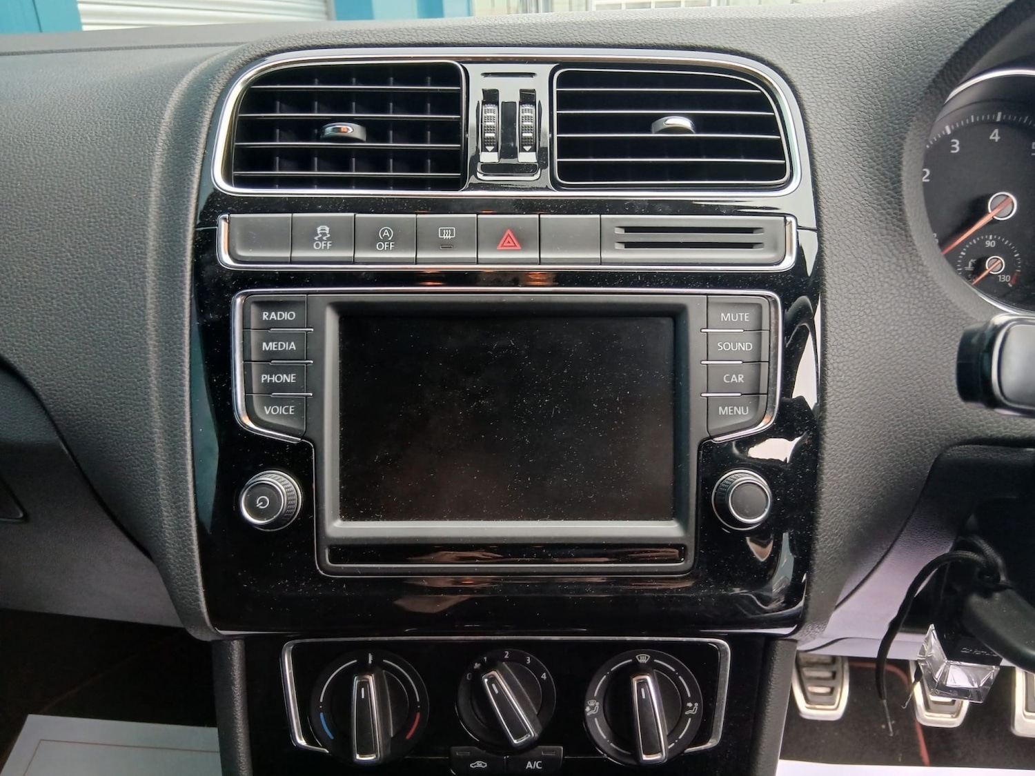 Used Volkswagen Polo 2017 for sale - 77656417: Photo 40