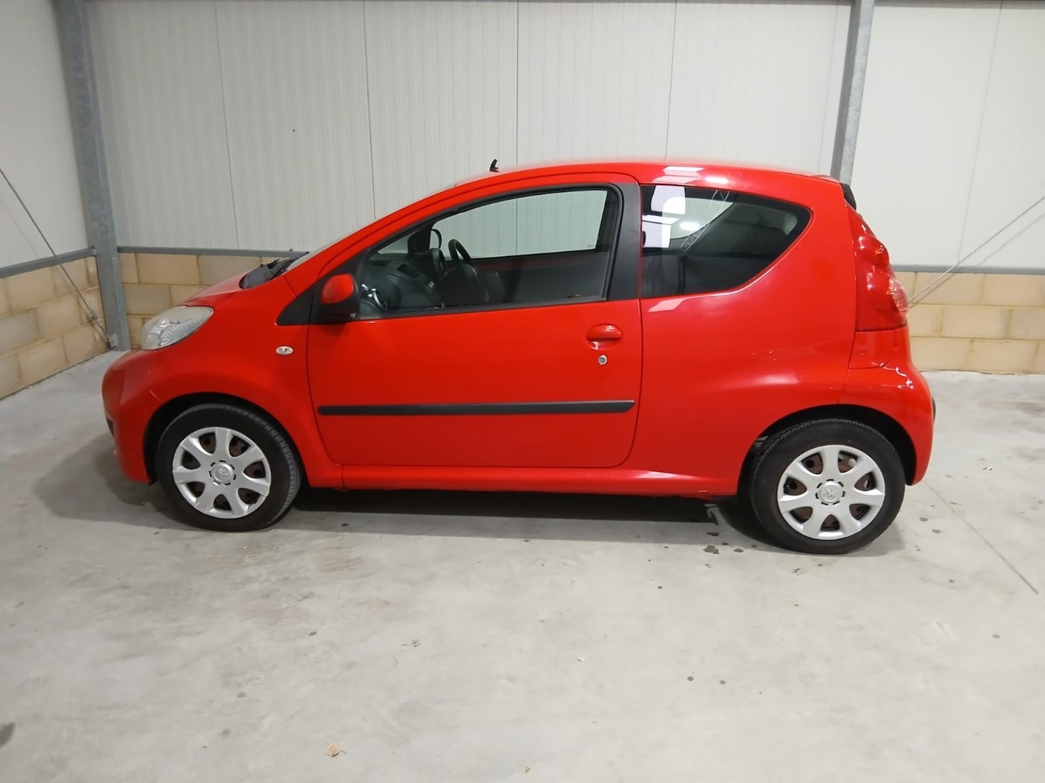 Used Peugeot 107 2010 for sale - 76421836: Photo 8