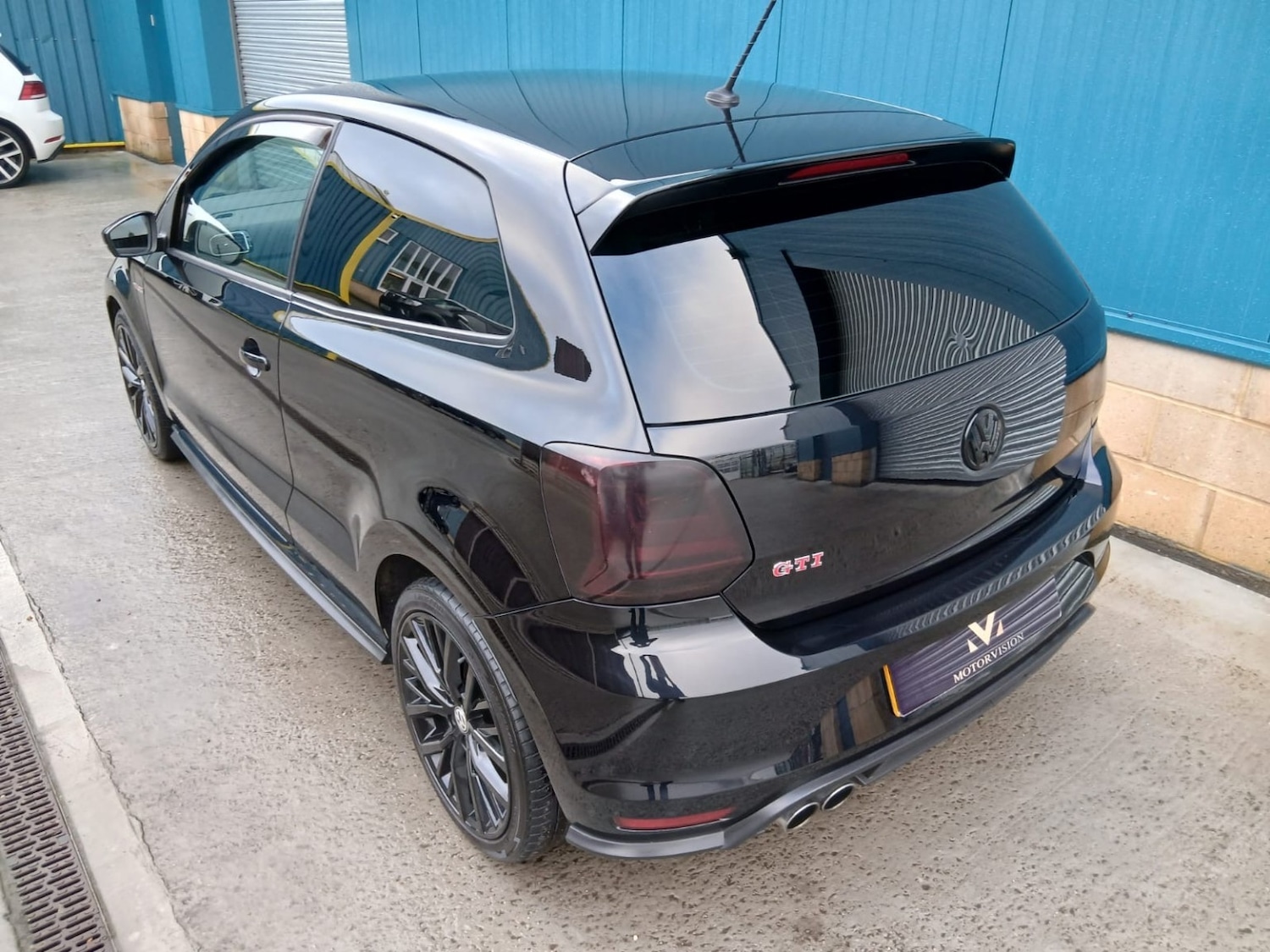 Used Volkswagen Polo 2015 for sale - 77474806: Photo 2