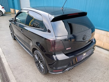 Used Volkswagen Polo 2015 for sale - 77474806: Photo