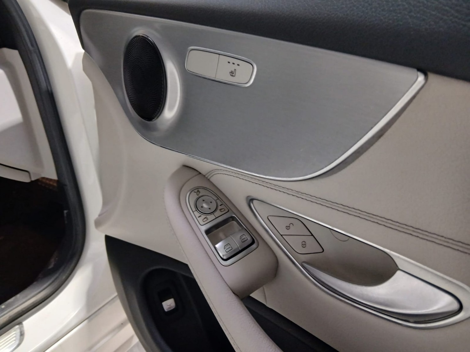 Used Mercedes-Benz C Class 2017 for sale - 76418273: Photo 8