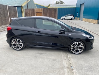 Used Ford Fiesta 2017 for sale - 76421915: Photo