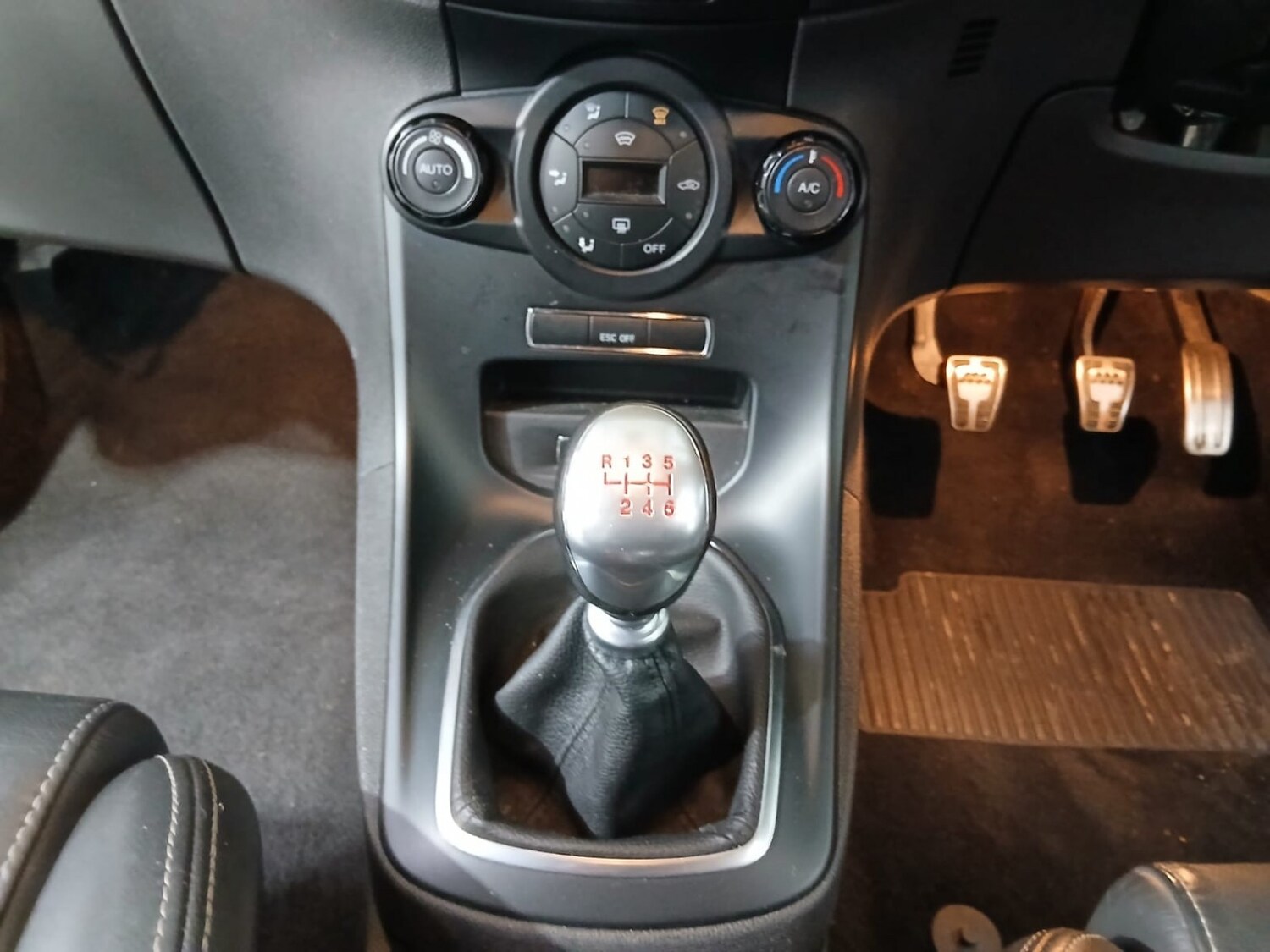 Used Ford Fiesta 2015 for sale - 76418331: Photo 15