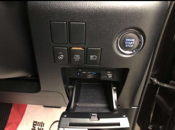 Used Toyota Vellfire 2015 for sale - 76144402: Photo 15